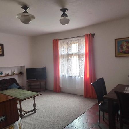 Apartman Menany エクステリア 写真