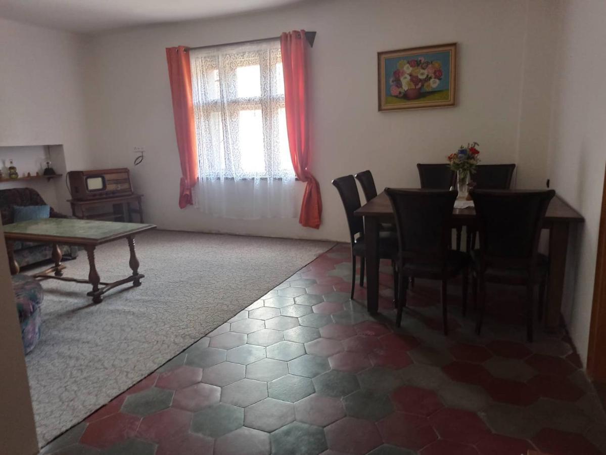 Apartman Menany エクステリア 写真