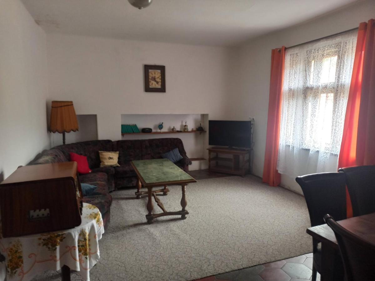 Apartman Menany エクステリア 写真
