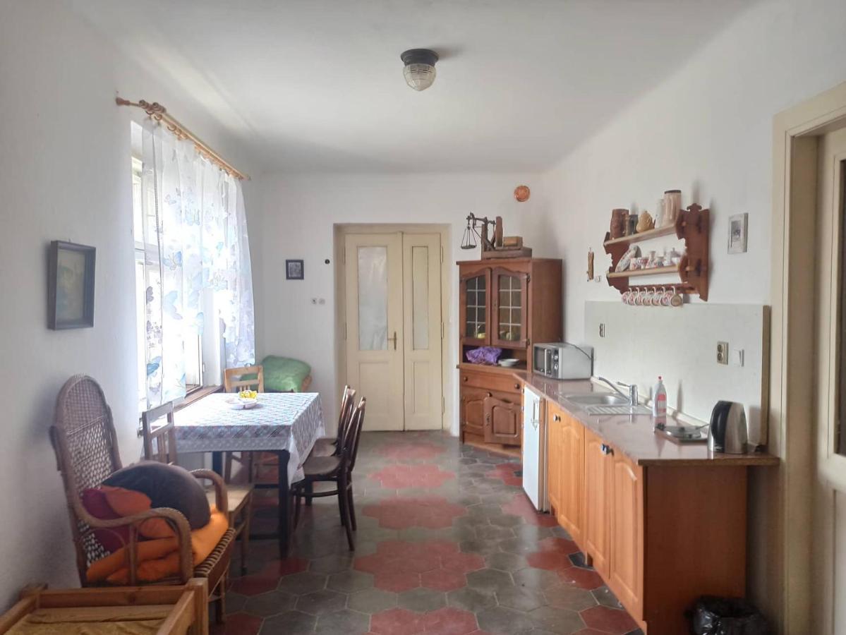 Apartman Menany エクステリア 写真