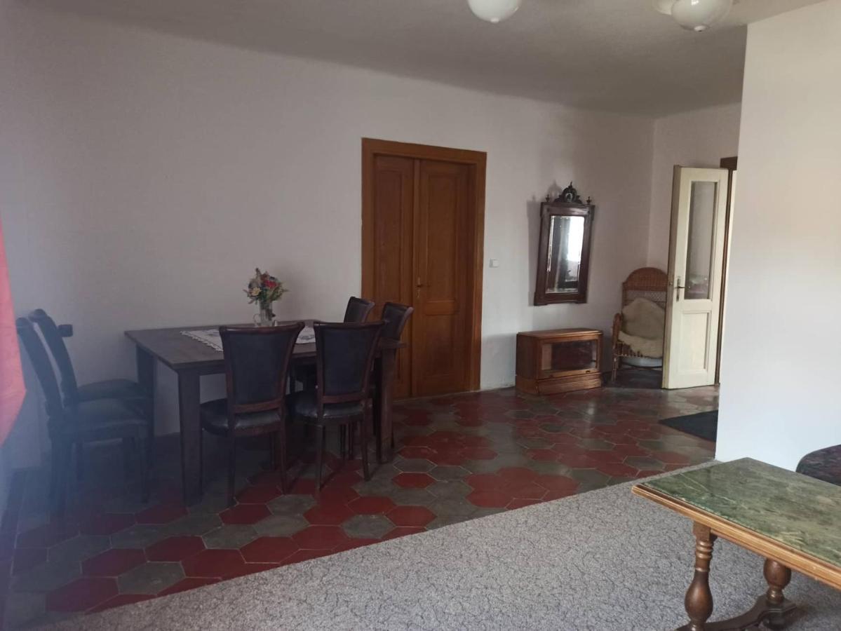 Apartman Menany エクステリア 写真