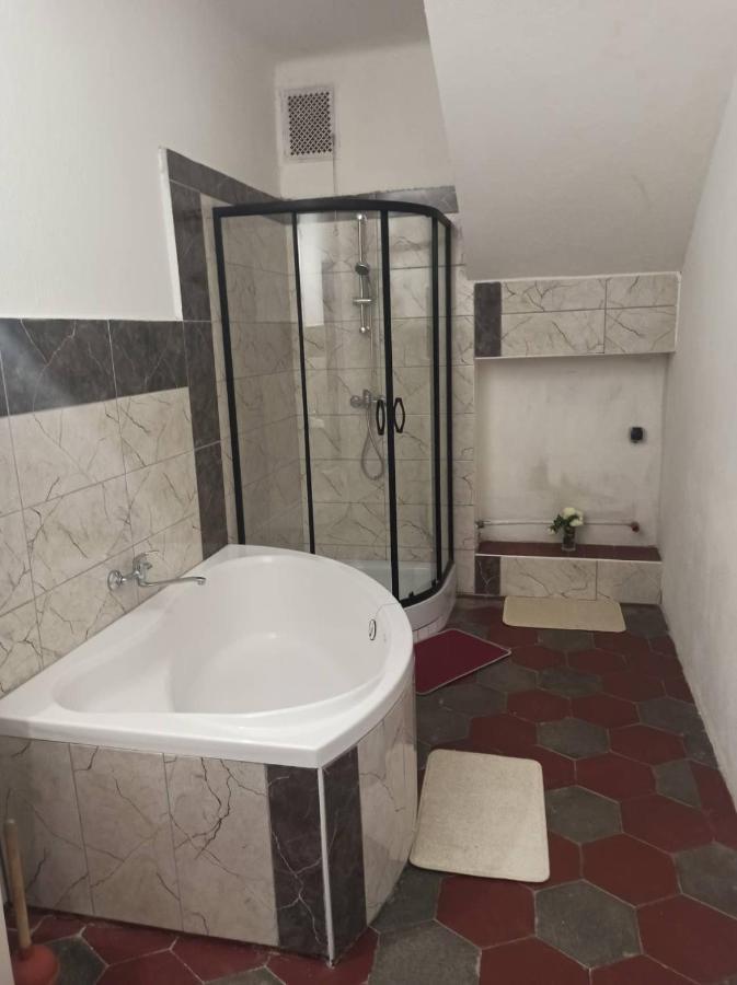 Apartman Menany エクステリア 写真